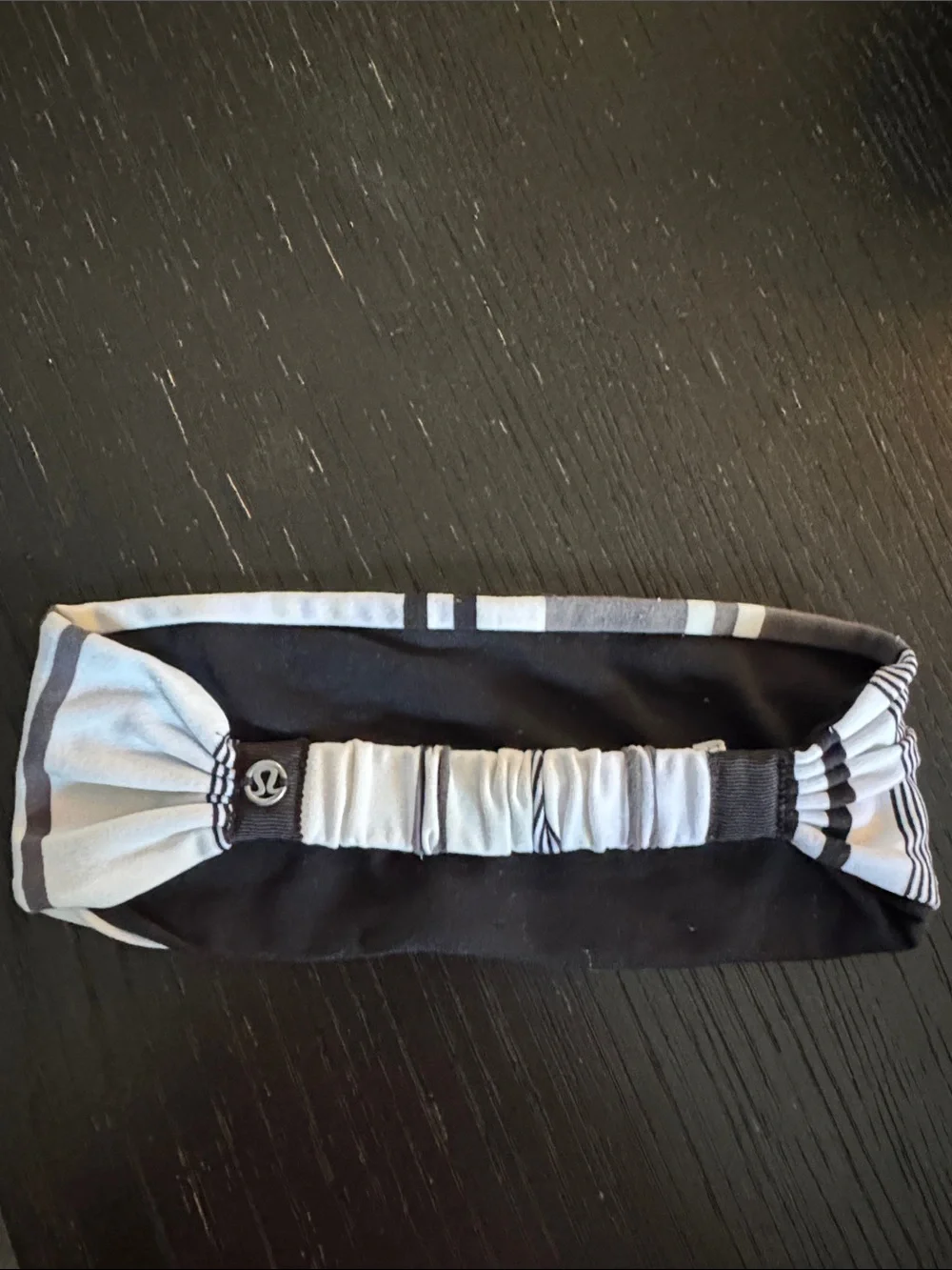 Lululemon Bang Buster Wide Black, White, Gray, Tan Print Reversible Headband. OS